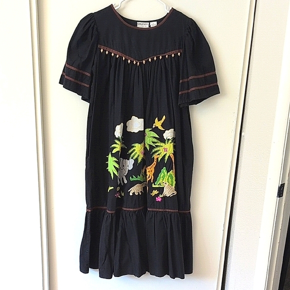 Source Unknown Dresses & Skirts - Vintage Womens Small Short Sleeve Maxi Dress Black Cotton Vacation Resortwear